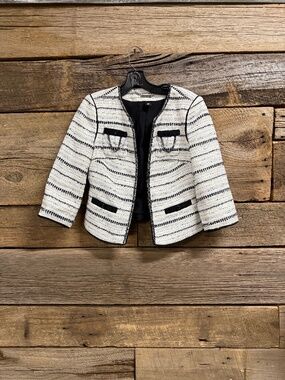 White House Black Market cropped collarless blazer, Black/White, Size 4